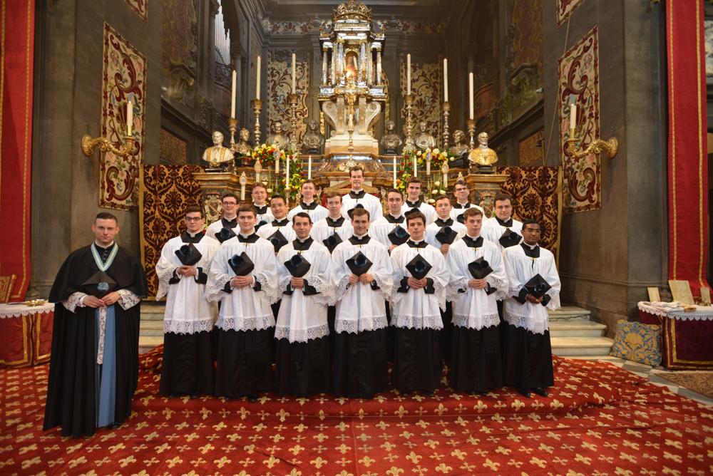 Les séminaristes de première année avec leur préfet, le chanoine L. Poucin de Wouilt
