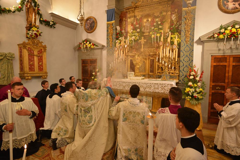 Encensement du Saint-Sacrement