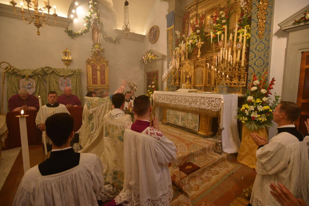Encensement du Saint-Sacrement