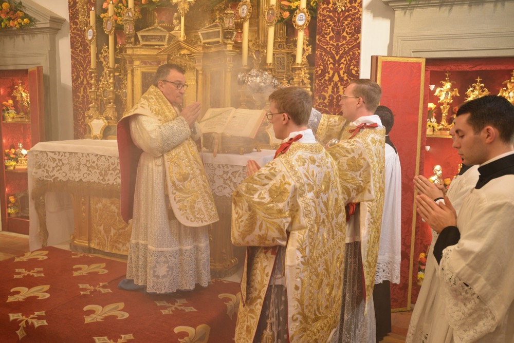 Encensement du Célébrant