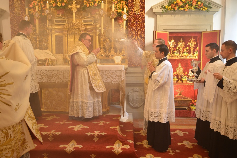 Encensement du Célébrant