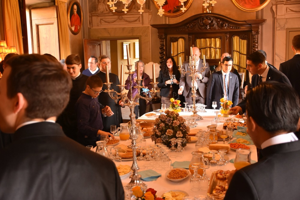 Apérif à la salle de Trône