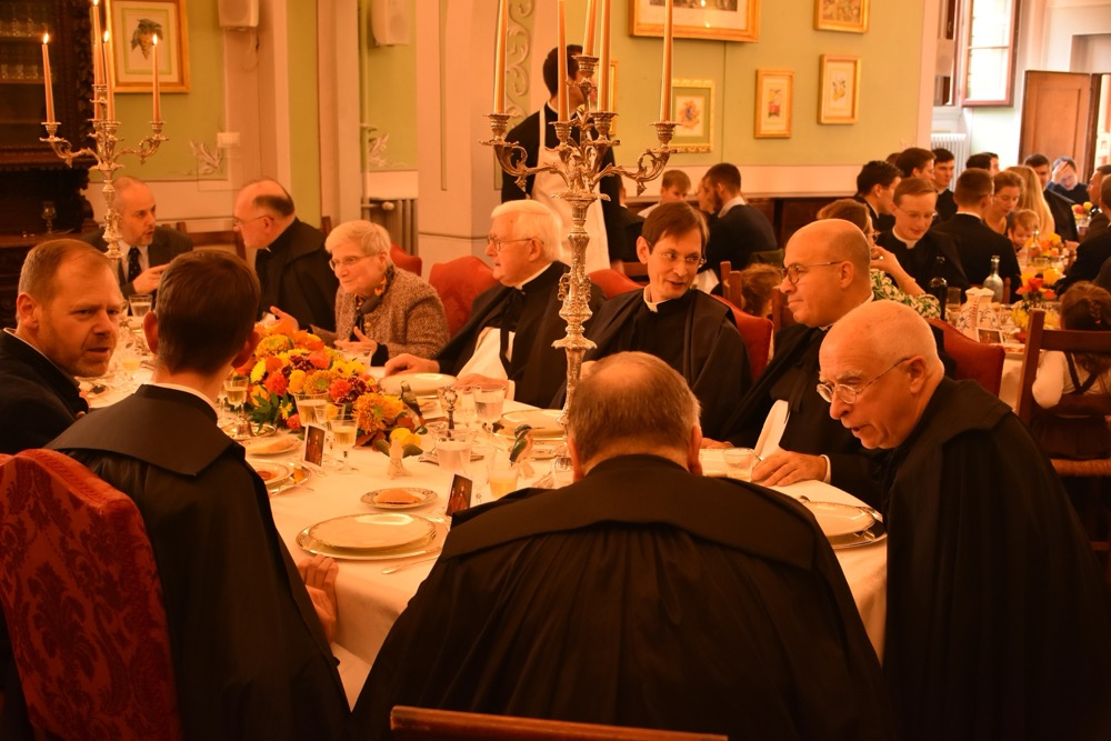 Table des supérieurs