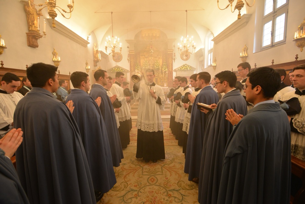 Encensement des séminaristes de première année