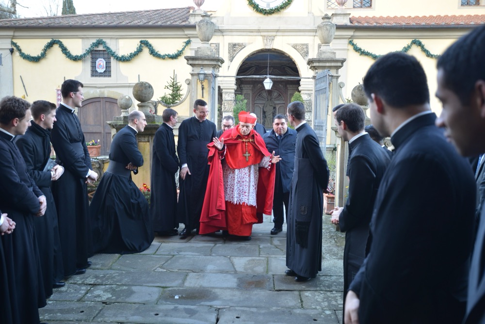 Arrivée de S.E.R. le cardinal Simoni