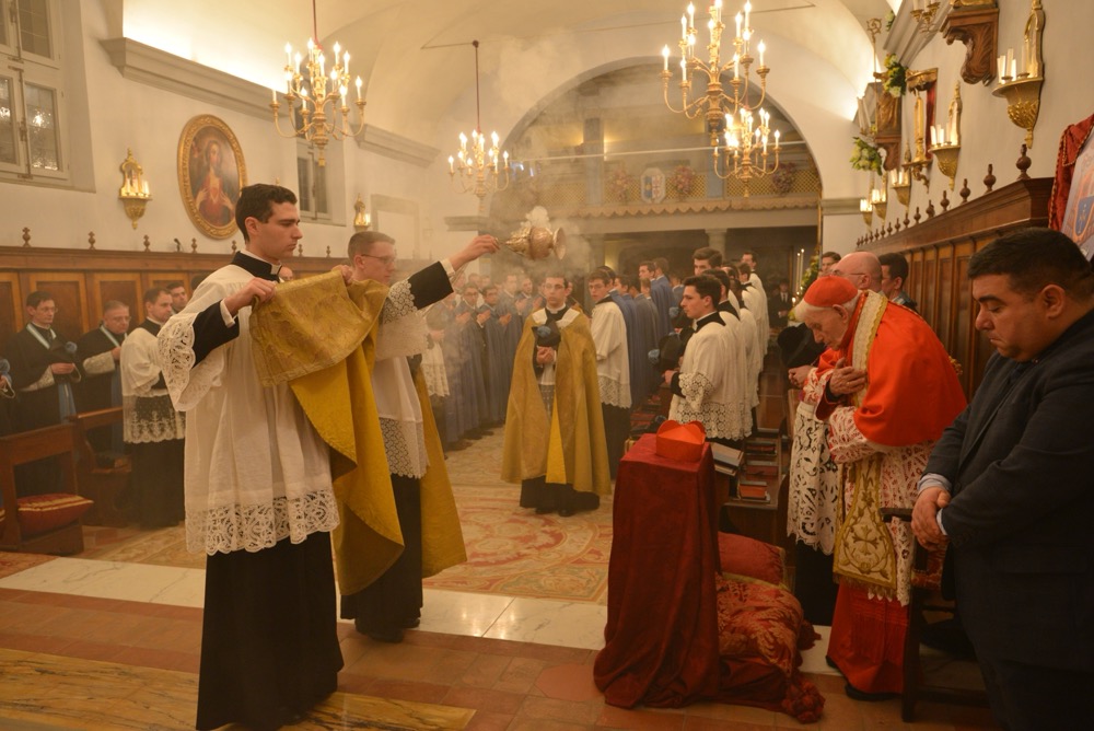 Encensement de S.E.R. le cardinal Simoni