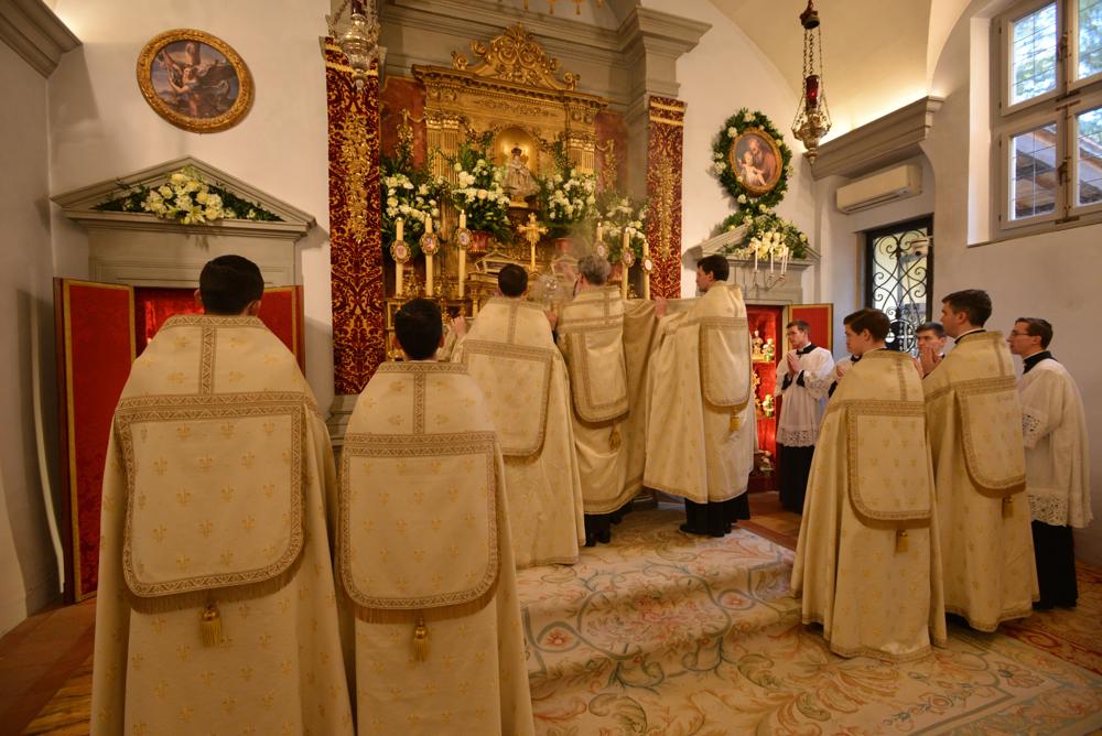 Encensement de la croix
