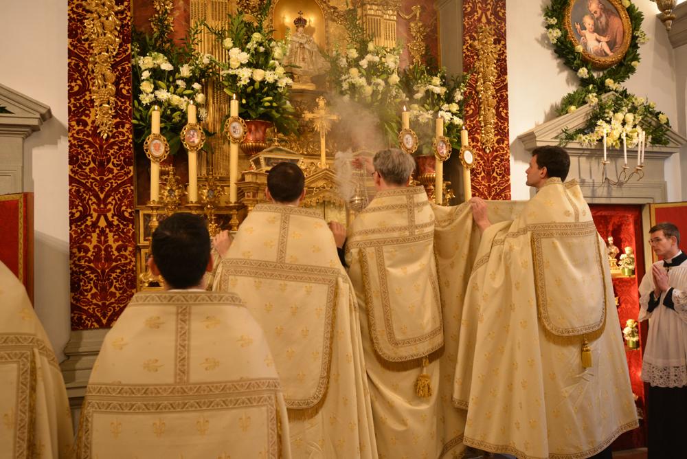 Encensement de la croix