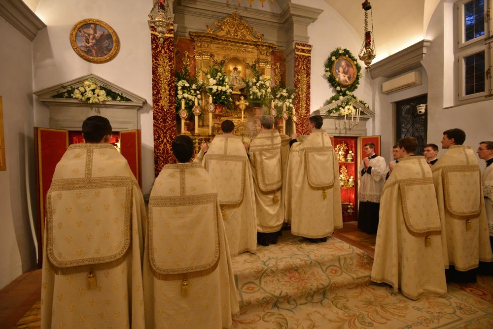 Encensement de la croix