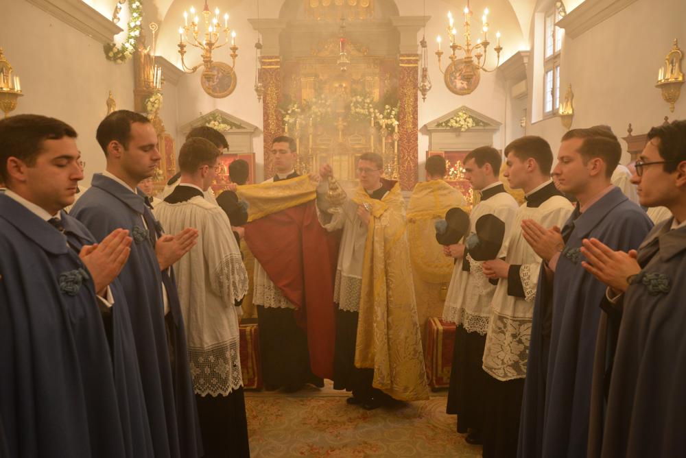 Encensement du ch&oelig;ur