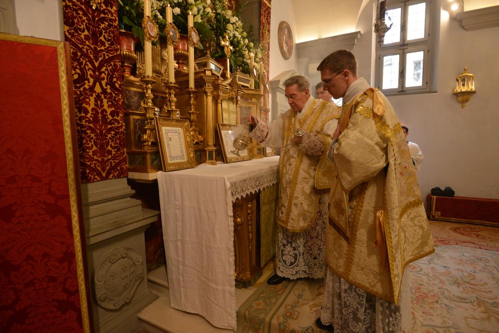 Encensement de l&rsquo;autel