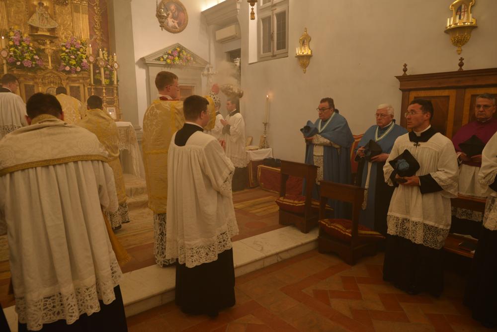 Encensement de M<sup>gr</sup> le Prieur Général