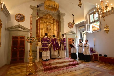 Encensement de la croix