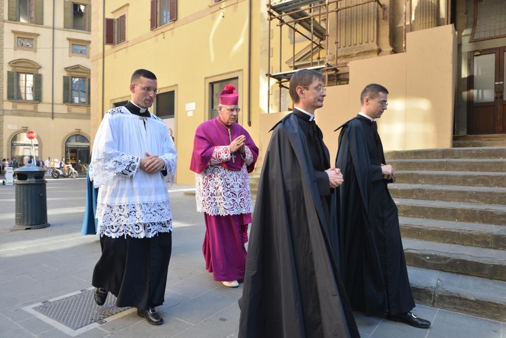 Entrée du Pontife