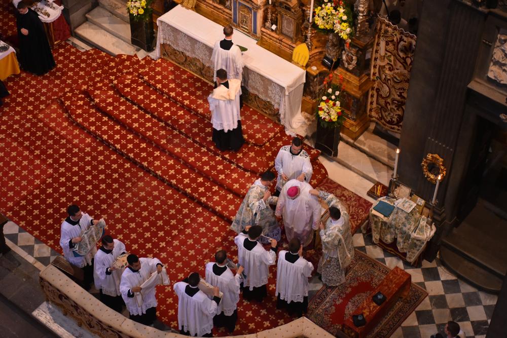 Habillement du Pontife