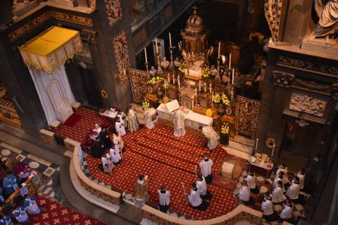Chant du <i>Confiteor</i> par un des nouveaux diacres
