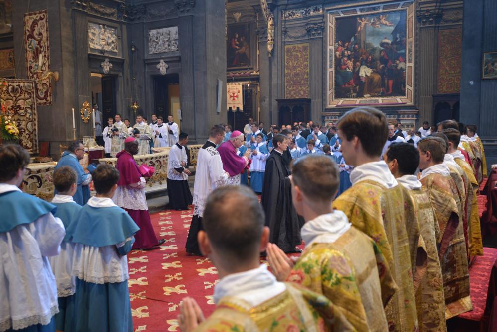 Sortie du Pontife