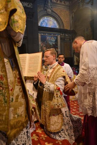 Imposition de l&rsquo;étole et de la chasuble