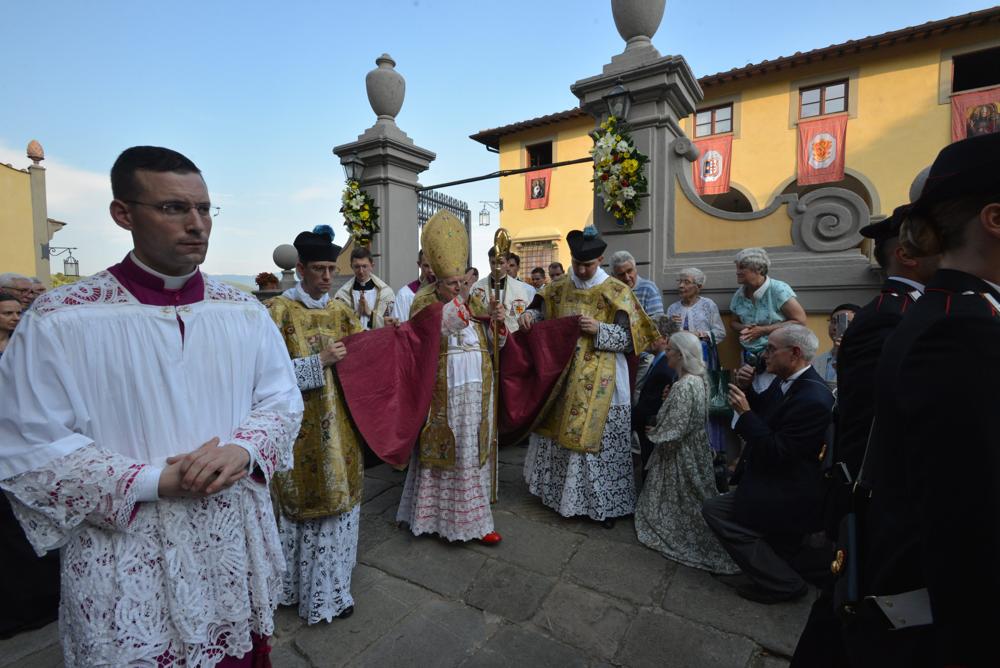 Entrée du Pontife