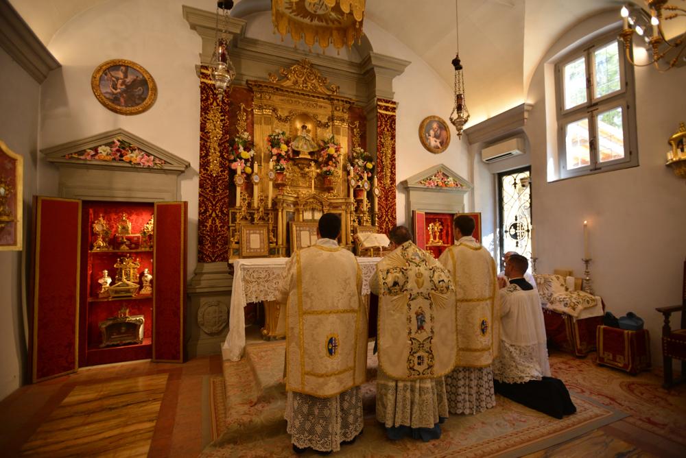 La belle chasuble brodée par nos s&oelig;urs
