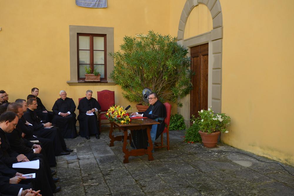 M<sup>gr</sup> le Prieur Général a lu le message de la Secrétairerie d&rsquo;Etat  accordant la bénédiction apostolique à lui-même et à tous les membres de l&rsquo;Institut puis a donné sa conférence de clôture