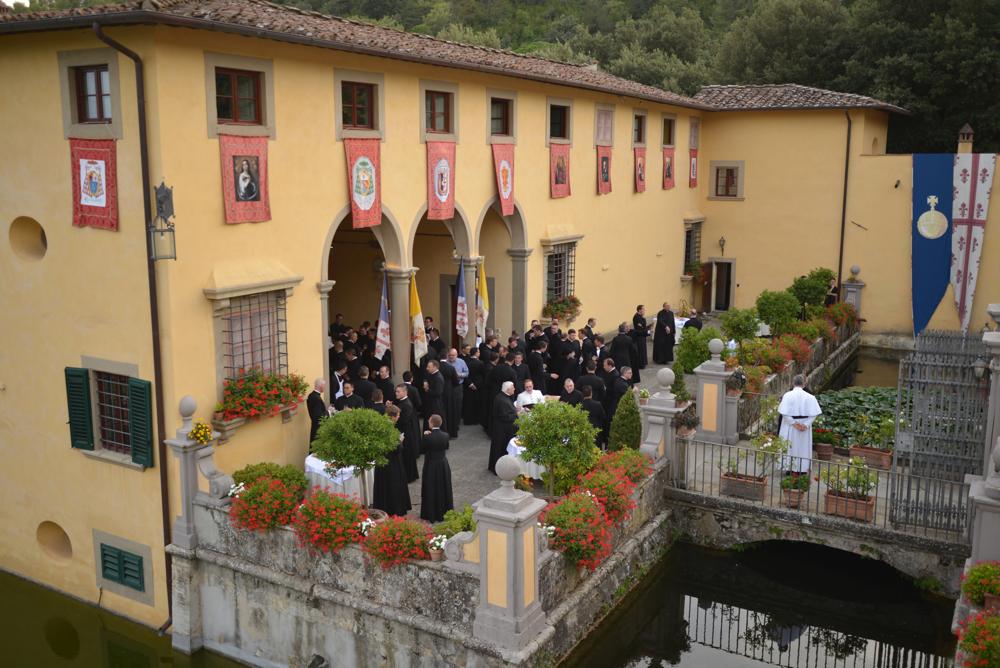 Apéritif le long des douves