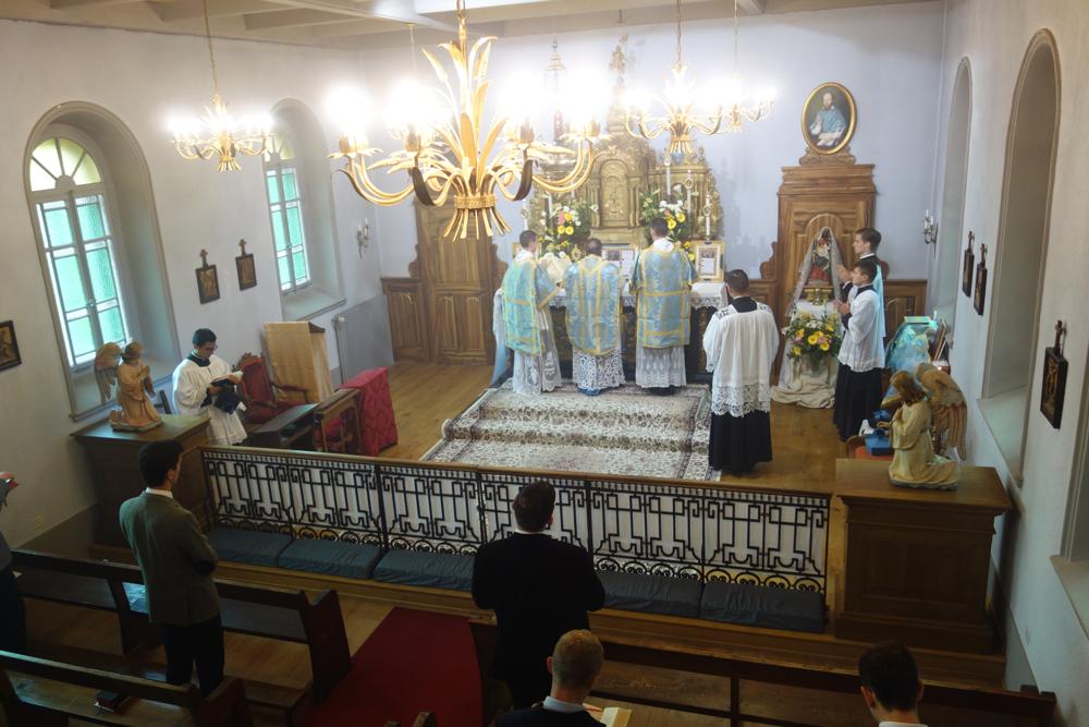 Messe Solennelle célébrée par Monseigneur le Prieur Général