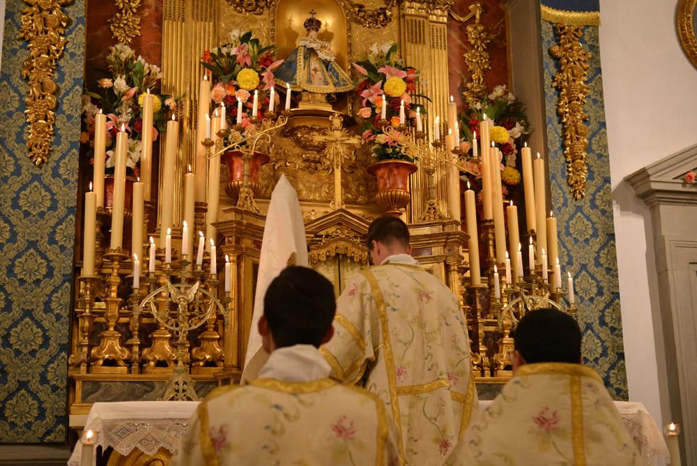 5<sup>e</sup> jour de la neuvaine<br/>Salut du Saint-Sacrement