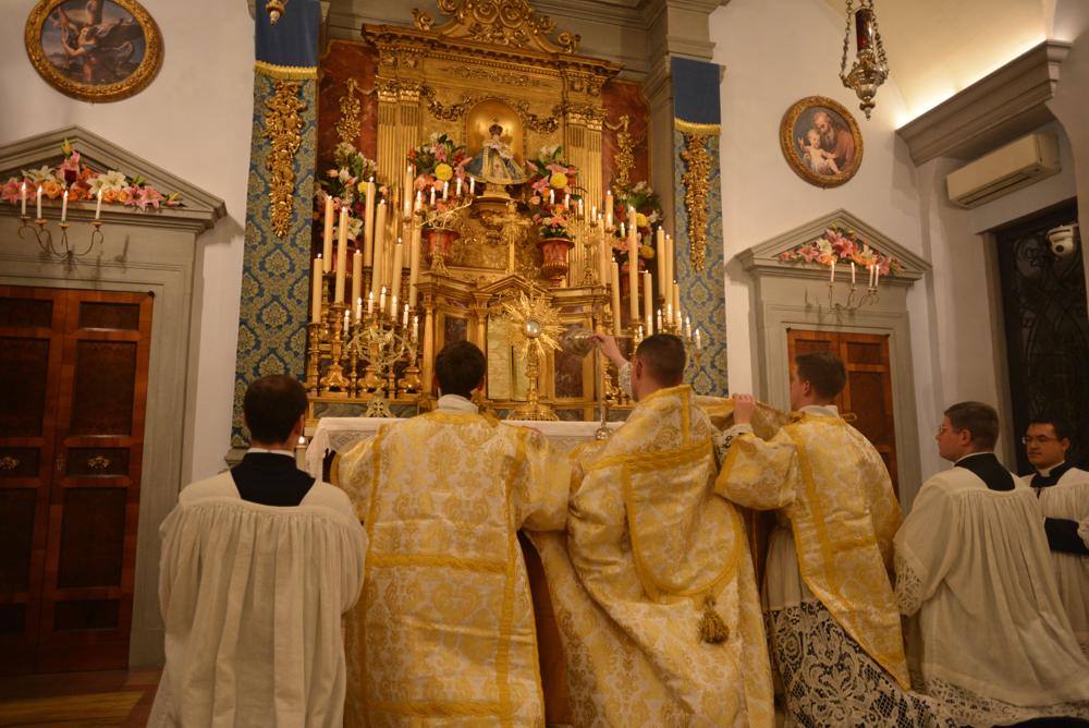 6<sup>e</sup> jour de la neuvaine<br/>Salut du Saint-Sacrement