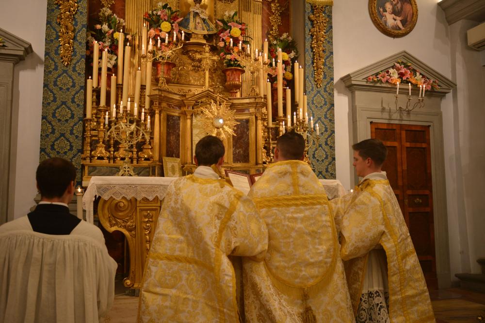 6<sup>e</sup> jour de la neuvaine<br/>Salut du Saint-Sacrement