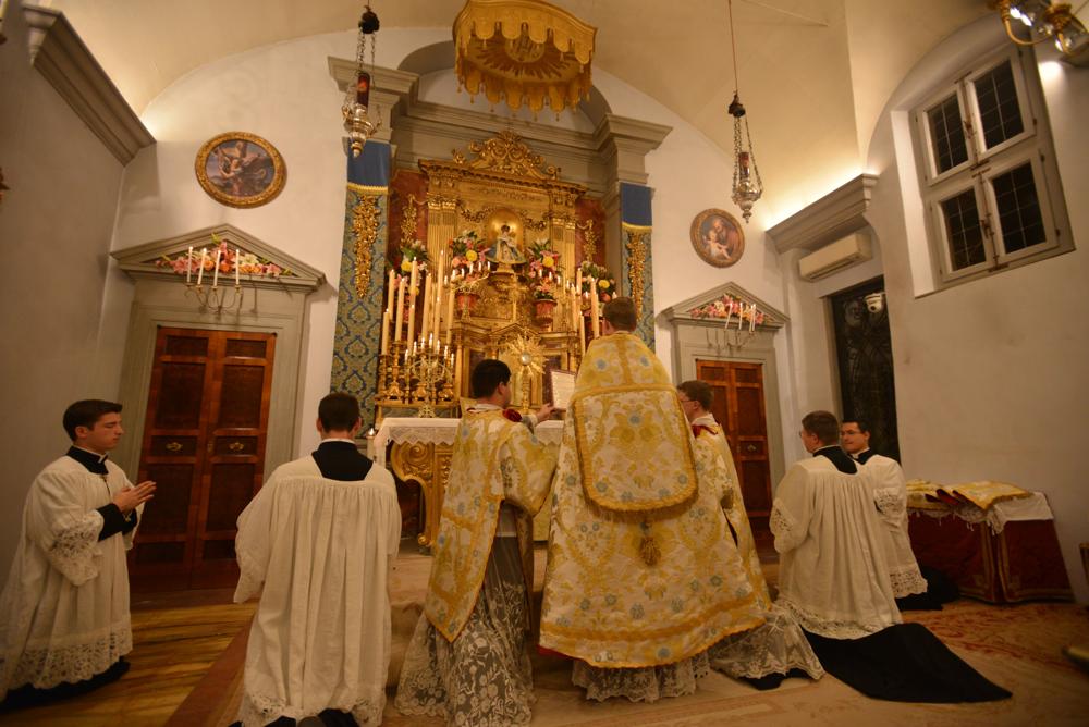 7<sup>e</sup> jour de la neuvaine<br/>Salut du Saint-Sacrement