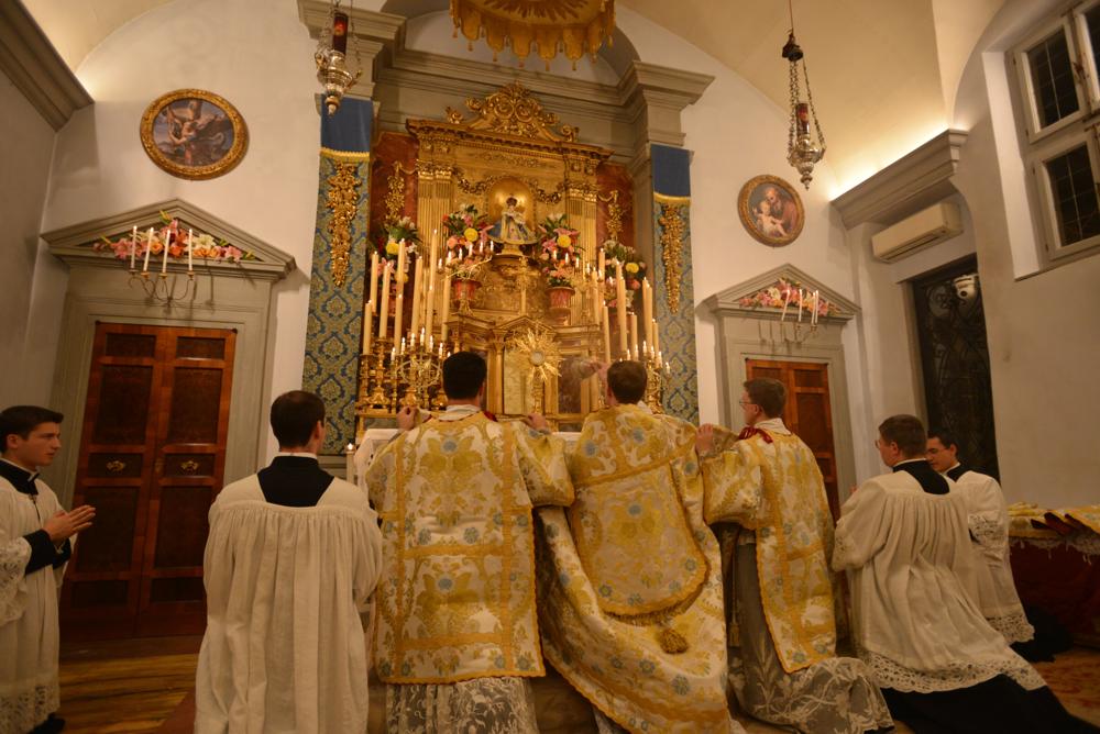 7<sup>e</sup> jour de la neuvaine<br/>Salut du Saint-Sacrement
