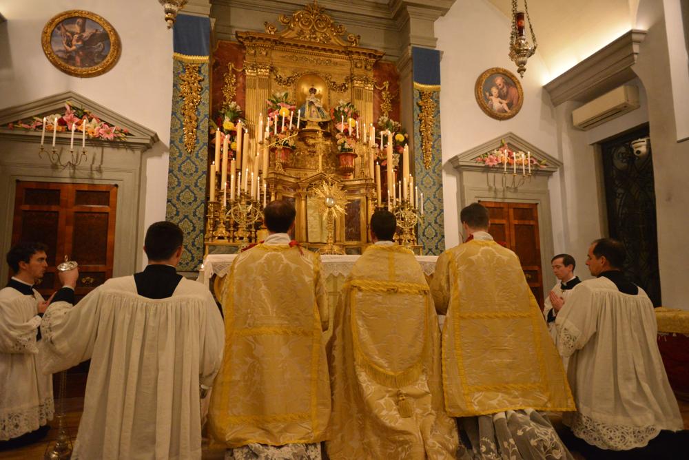 8<sup>e</sup> jour de la neuvaine<br/>Salut du Saint-Sacrement