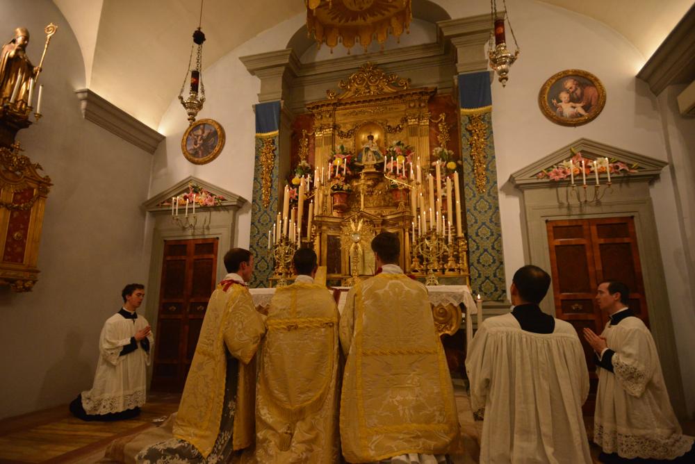 8<sup>e</sup> jour de la neuvaine<br/>Salut du Saint-Sacrement