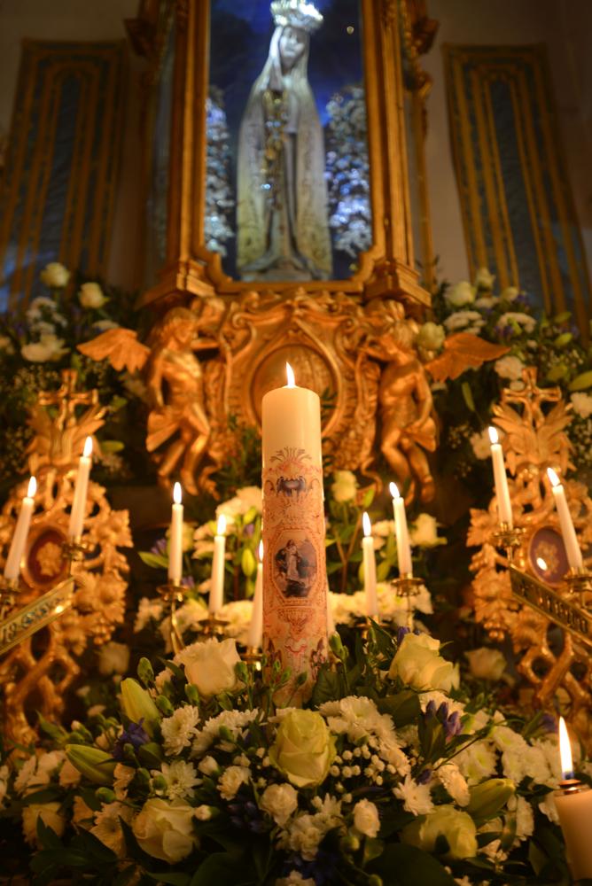 L&rsquo;autel de Notre-Dame décoré pour la fête