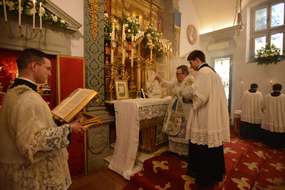 Encensement de l&rsquo;autel