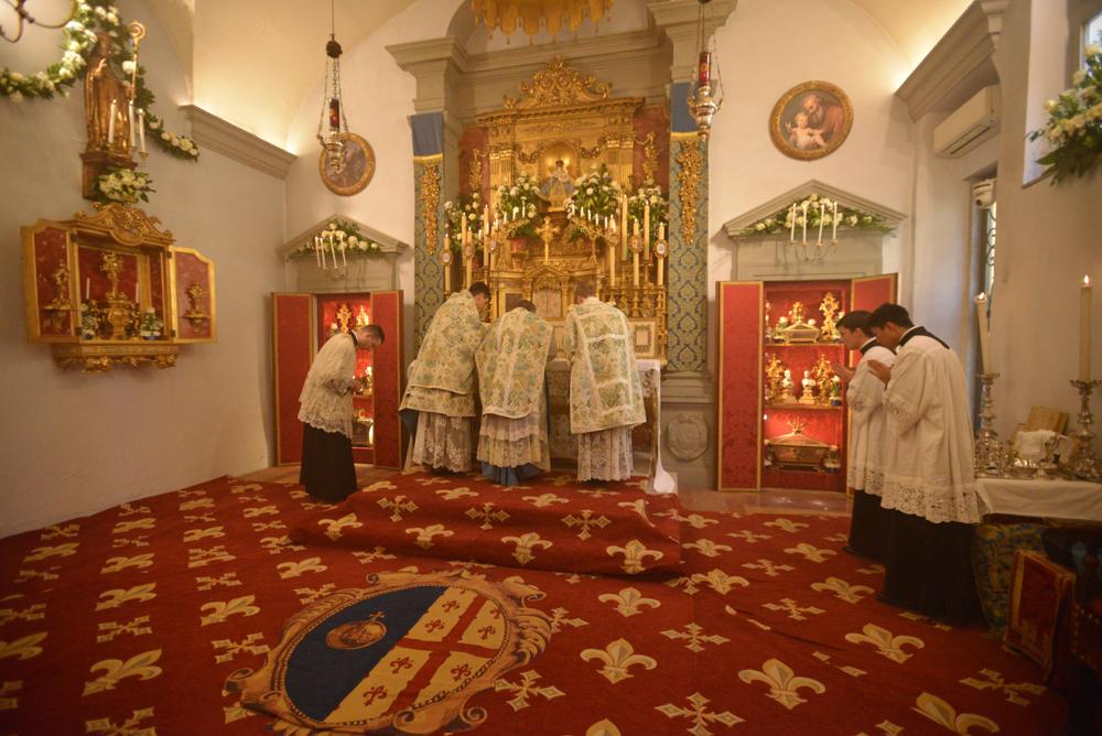 <i>Sanctus, Sanctus, Sanctus</i>