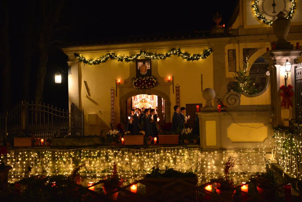 Procession à la Crèche
