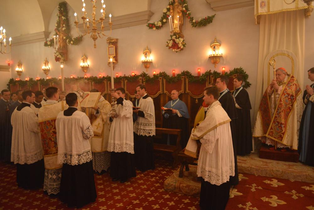 Encensement de l&rsquo;évangéliaire