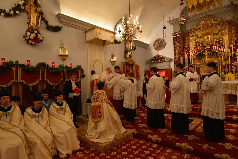 Habillement du Pontife