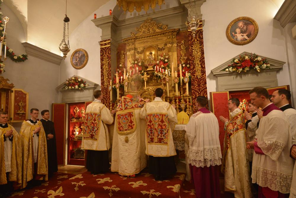 Encensement de la croix