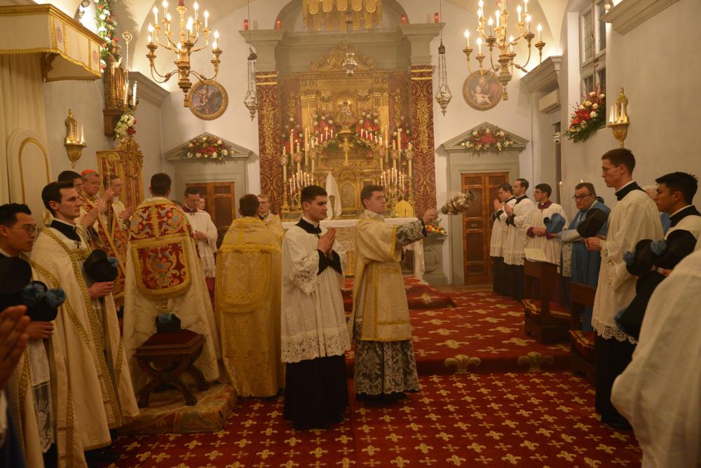 Encensement du ch&oelig;ur