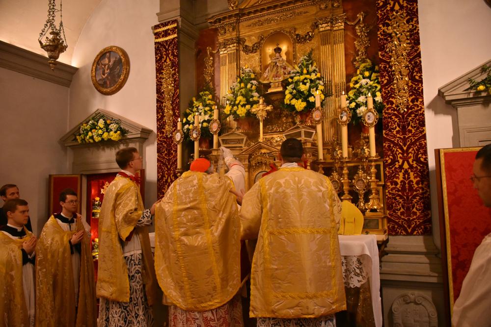 Encensement de la croix
