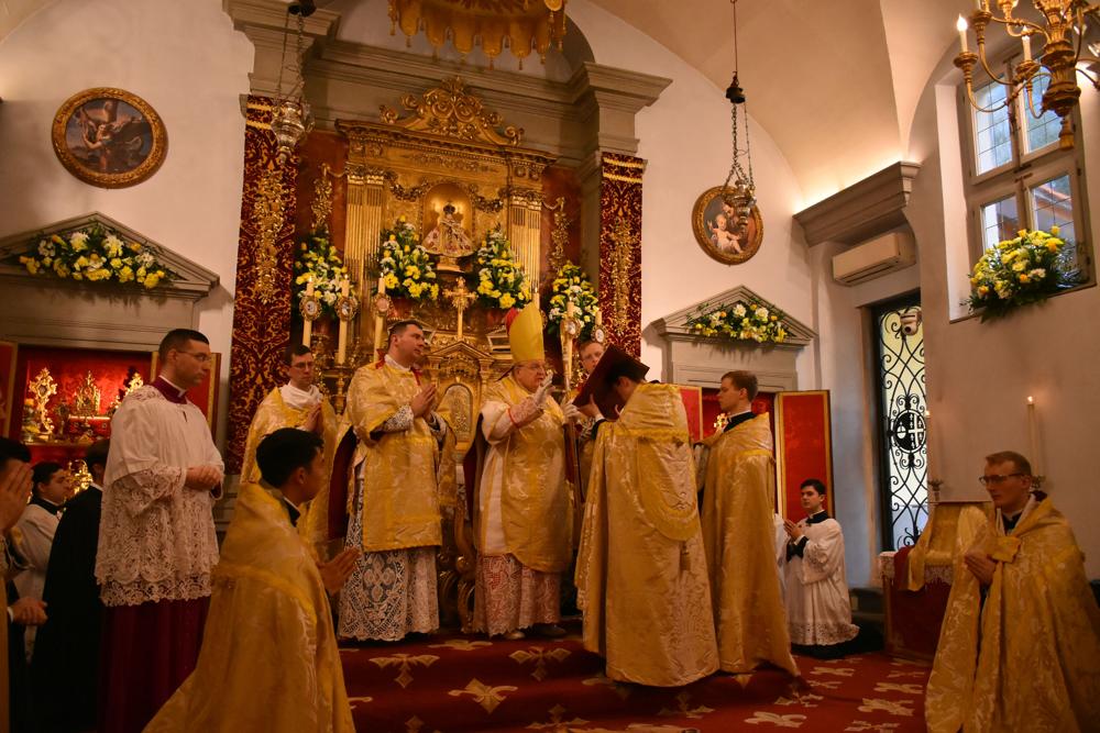 <i>Ut hunc electum benedicere, sanctificare et consacrare digneris</i>