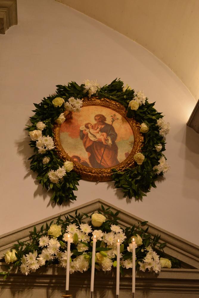 L&rsquo;image de saint Joseph à la chapelle, ornée pour la fête
