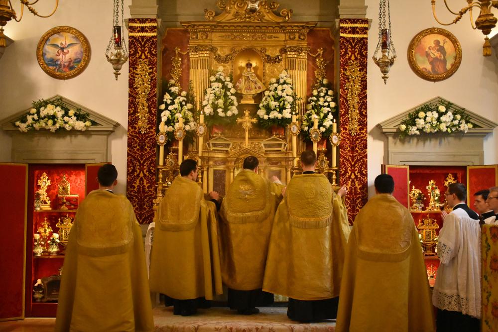 Encensement de l&rsquo;autel