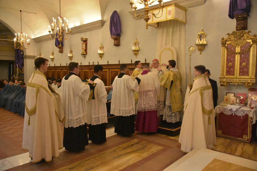 Habillement du Pontife