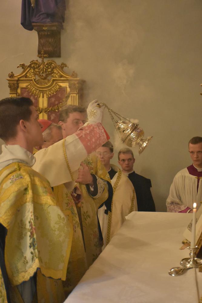 Encensement de la croix