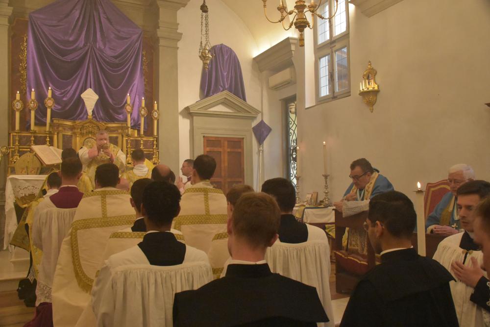 <i>Ecce Agnus Dei</i>