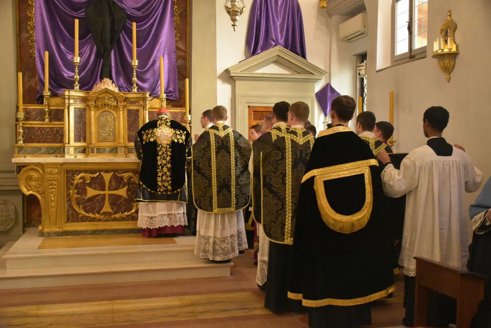 Lecture de la Passion par le Pontife